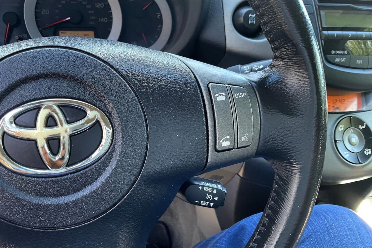 Used 2011 Toyota RAV4 Limited AWD/4WD image 12