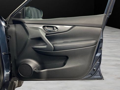 Used 2016 Nissan Rogue SL w/ SL Premium Package image 36