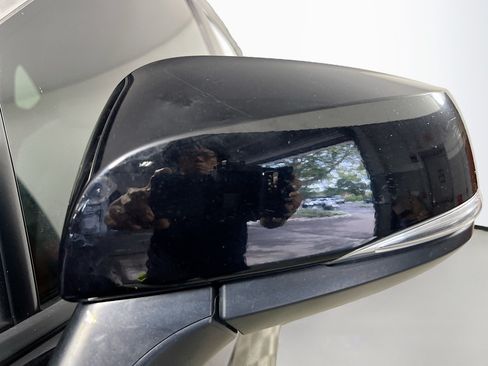 Used 2021 Toyota RAV4 XLE w/ Convenience Package FWD image 13
