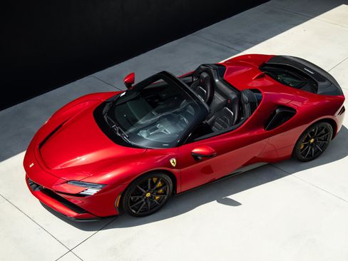 Certified 2025 Ferrari SF90 Spider AWD/4WD image 10