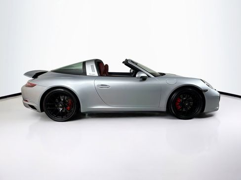 Used 2018 Porsche 911 Targa 4 GTS image 8