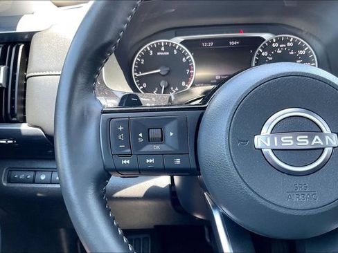 Used 2025 Nissan Pathfinder SL w/ Lighting Package (N92) AWD/4WD image 18