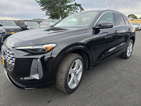 New 2025 Audi Q5 Premium Plus image 2