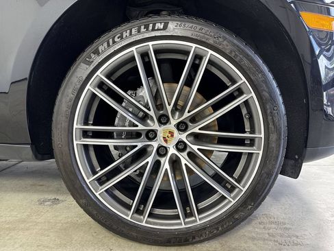 Certified 2024 Porsche Macan w/ Premium Plus Package AWD/4WD image 15