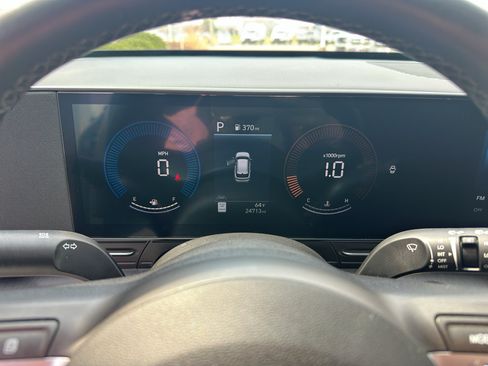 Used 2025 Hyundai Kona SEL AWD/4WD image 17