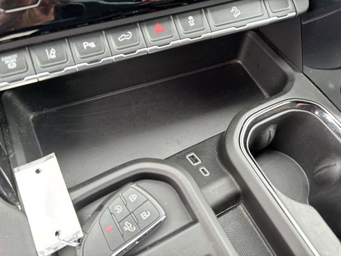 Used 2025 GMC Sierra 2500 AT4 w/ AT4 Premium Plus Package AWD/4WD image 24
