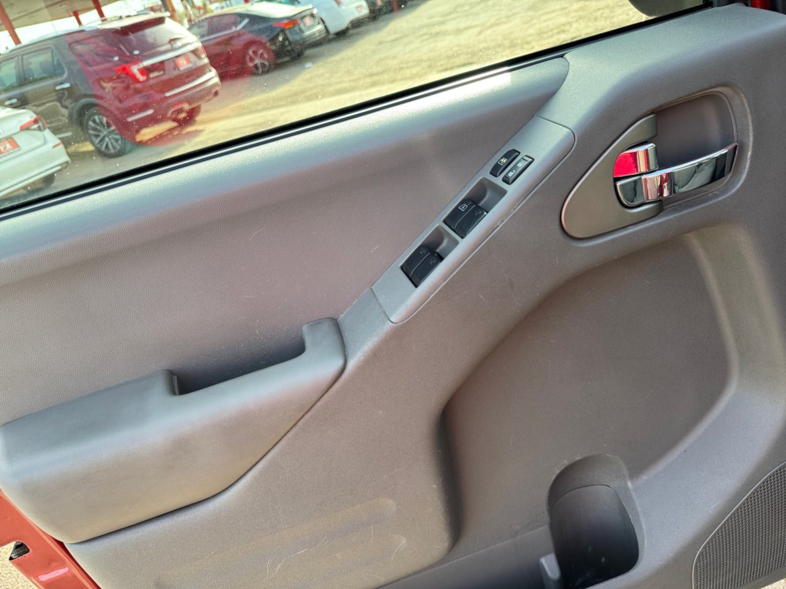 Used 2019 Nissan Frontier SV RWD image 11