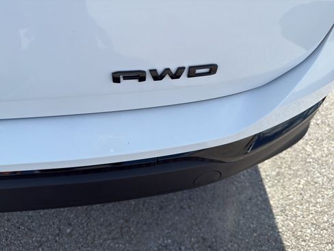 Used 2022 GMC Terrain SLE w/ Driver Convenience Package image 7