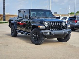 Used 2022 Jeep Gladiator Sport AWD/4WD video 2