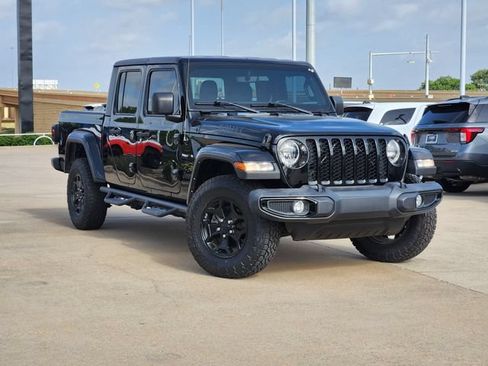 Used 2022 Jeep Gladiator Sport AWD/4WD image 2