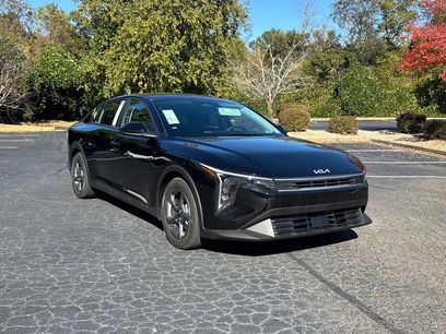 New 2025 Kia K4 LXS