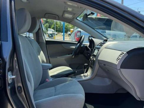Used 2013 Toyota Corolla LE FWD image 22