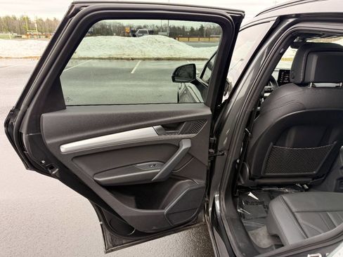 Used 2024 Audi Q5 2.0T Premium w/ Summer of Audi Package image 11