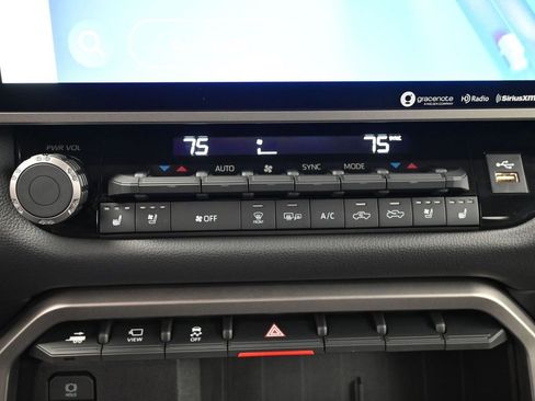 Used 2024 Toyota Tundra Limited image 22