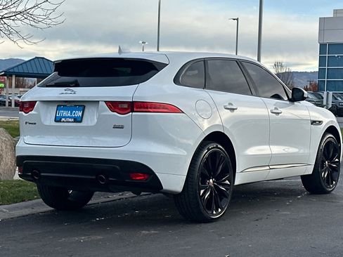 Used 2018 Jaguar F-PACE R-Sport image 2