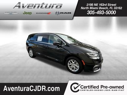 Used 2023 Chrysler Pacifica Touring-L
