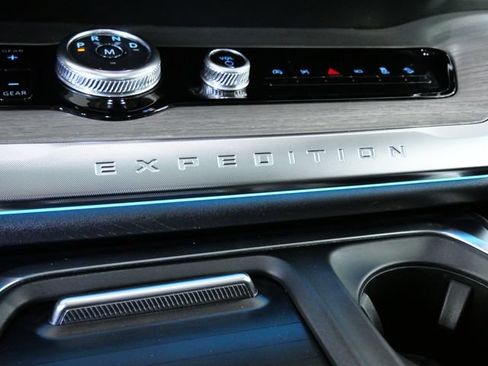 Certified 2025 Ford Expedition Platinum AWD/4WD image 55