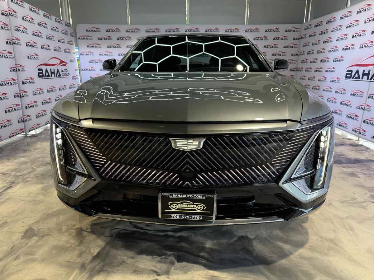 Used 2024 Cadillac Lyriq Tech AWD/4WD image 2