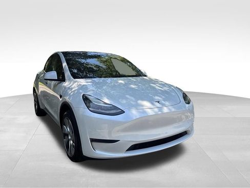 Used 2023 Tesla Model Y Long Range AWD/4WD image 5