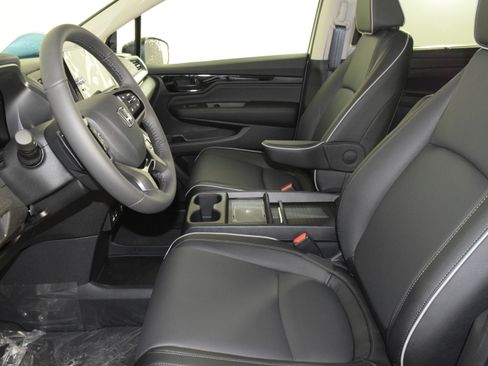 New 2026 Honda Odyssey Touring image 14