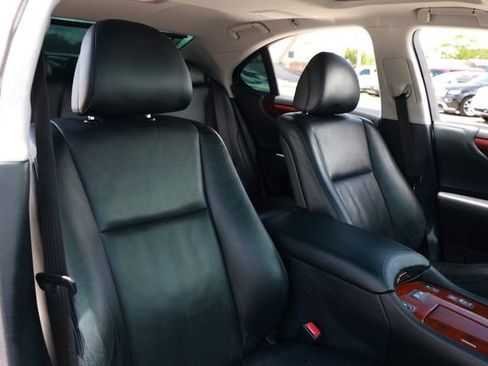 Used 2011 Lexus LS 460 w/ Luxury Value Edition RWD image 19