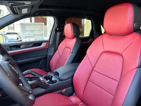 New 2026 Porsche Cayenne S AWD/4WD image 5