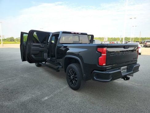 Used 2025 Chevrolet Silverado 2500 High Country w/ Midnight Edition AWD/4WD image 16