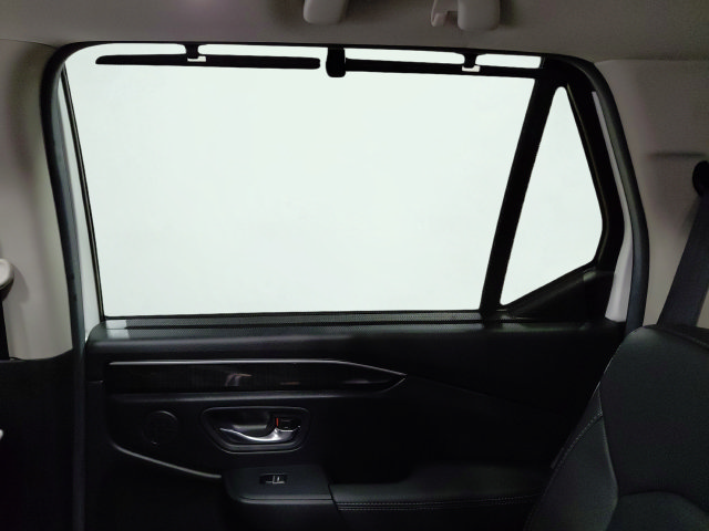 Used 2025 Honda Pilot Elite image 23
