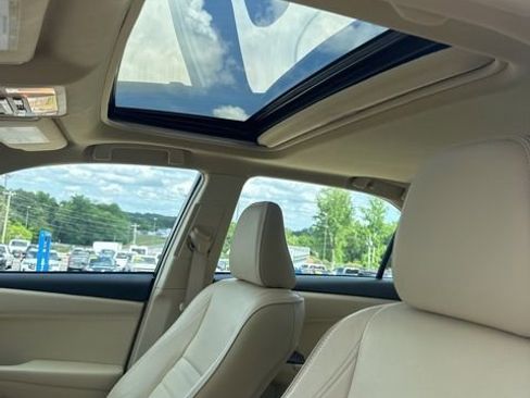 Used 2017 Toyota Camry XLE w/ Moonroof Package FWD image 22