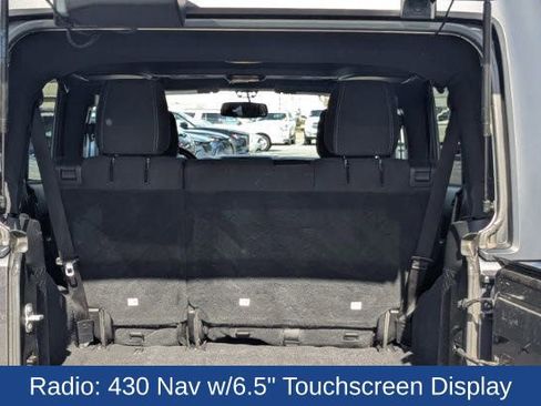 Used 2017 Jeep Wrangler Unlimited Rubicon w/ Connectivity Group image 9