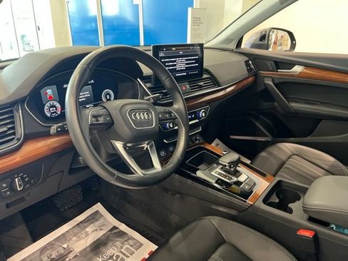 Used 2023 Audi Q5 2.0T Premium Plus w/ Premium Plus Package AWD/4WD image 12