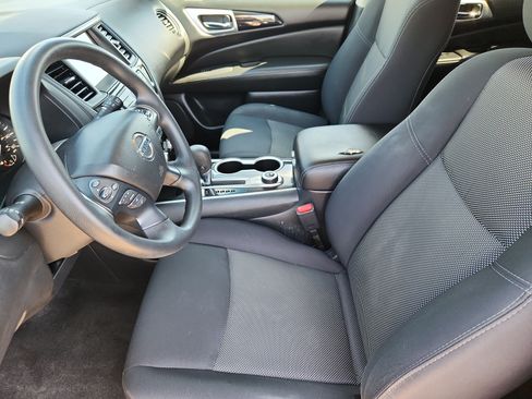 Used 2019 Nissan Pathfinder S AWD/4WD image 9