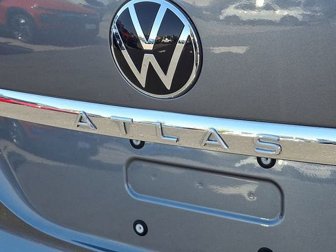 Used 2023 Volkswagen Atlas Cross Sport SE image 30