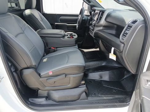 New 2026 RAM 3500 Tradesman w/ Chrome Appearance Group AWD/4WD image 15