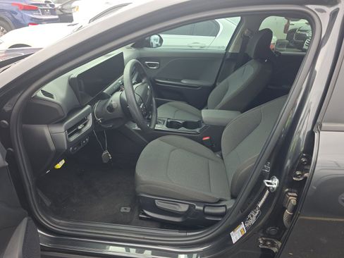 Used 2025 Kia K4 LXS image 8