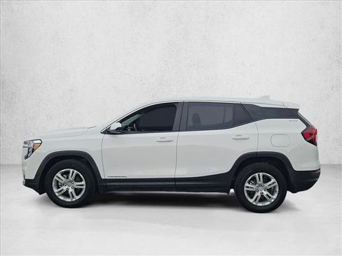 Used 2024 GMC Terrain SLE image 8
