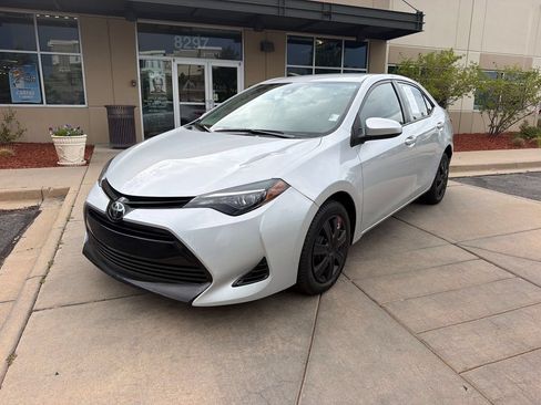 Used 2017 Toyota Corolla LE w/ Carpet Mat Package (TMS) FWD image 2