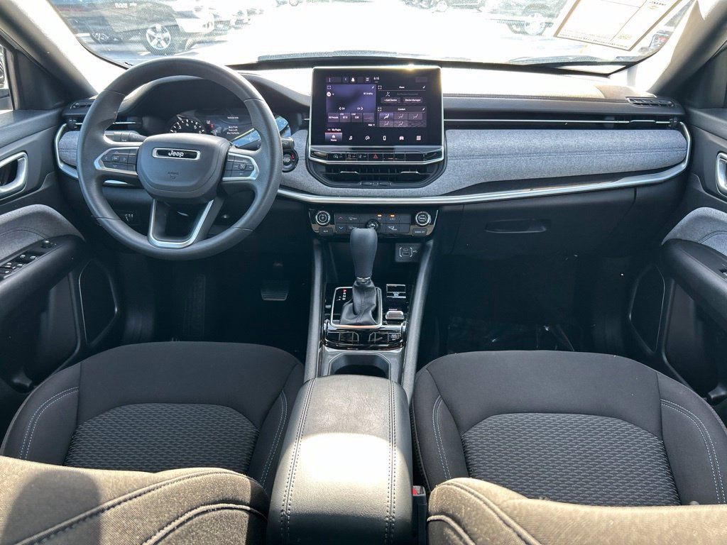 Used 2024 Jeep Compass Sport AWD/4WD image 11