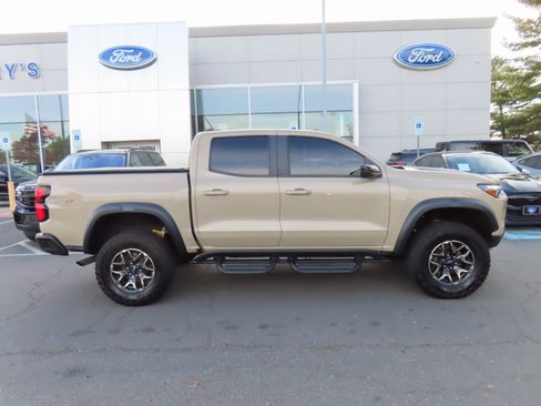 Used 2023 Chevrolet Colorado ZR2 w/ ZR2 Convenience Package III image 4