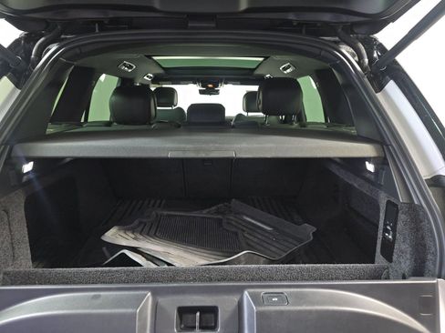 Used 2024 Land Rover Range Rover SE image 13