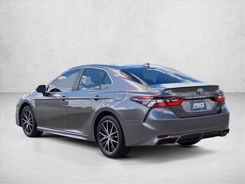 Used 2024 Toyota Camry SE FWD image 7