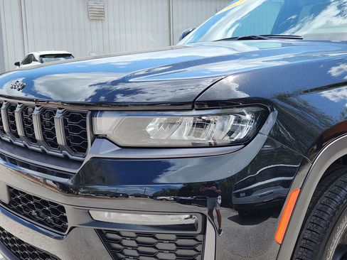 New 2026 Jeep Grand Cherokee Limited w/ Limited Altitude Package RWD image 7