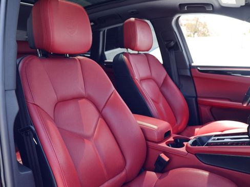 Certified 2024 Porsche Macan Turbo AWD/4WD image 23