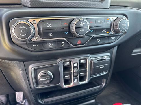 Used 2019 Jeep Wrangler Unlimited Sport S image 23