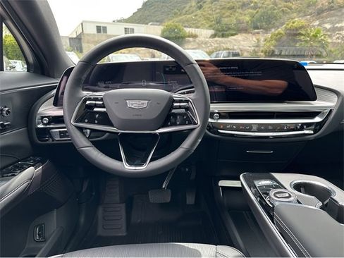 New 2025 Cadillac Lyriq Luxury image 18