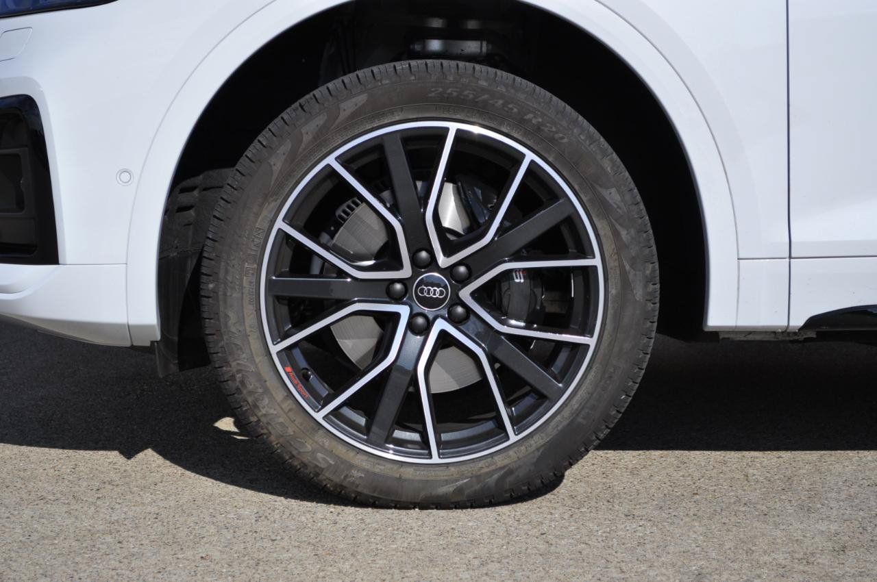 Used 2024 Audi SQ5 Prestige AWD/4WD image 2