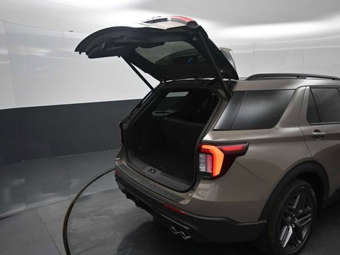 New 2026 Ford Explorer ST image 13