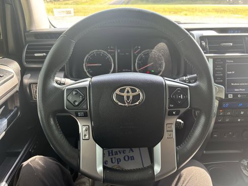 Used 2022 Toyota 4Runner Limited AWD/4WD image 17