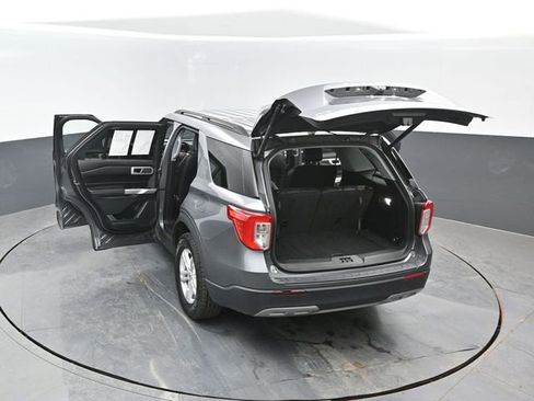 Used 2022 Ford Explorer XLT w/ Equipment Group 202A image 21