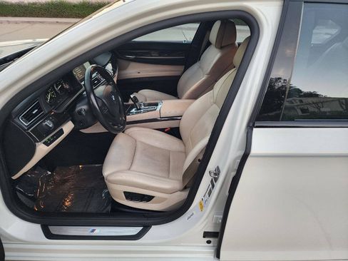 Used 2012 BMW 750Li w/ Driver Assistance Pkg RWD image 12